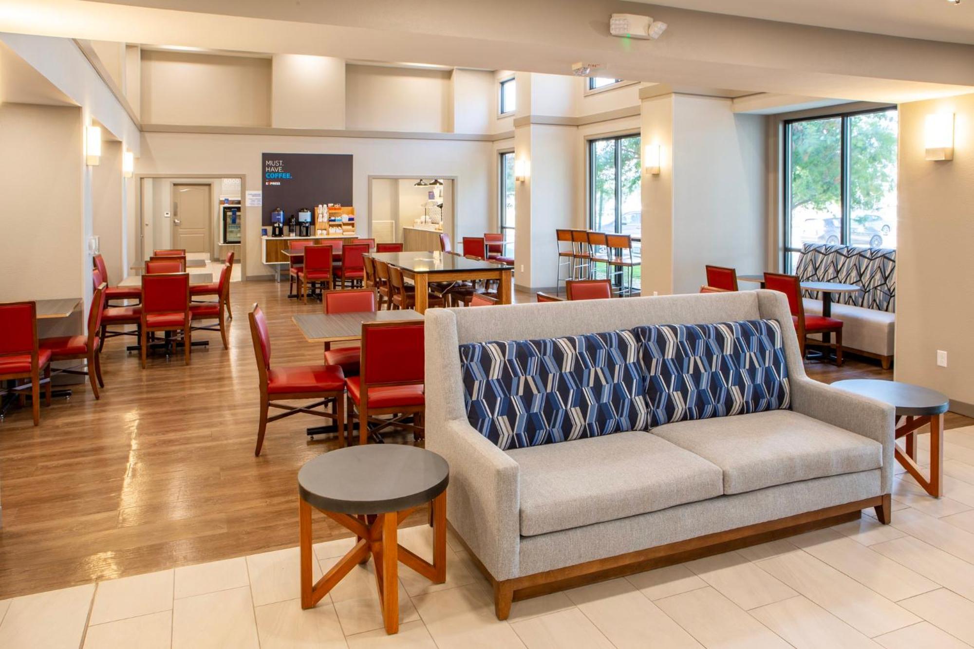 Holiday Inn Express & Suites Sioux City-South By Ihg Buitenkant foto